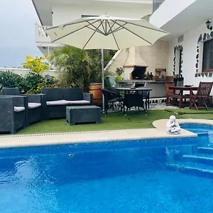 https://pintaderas-house-tara.tenerifehoteles.net